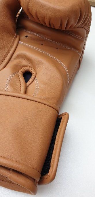 Leather boxing gloves