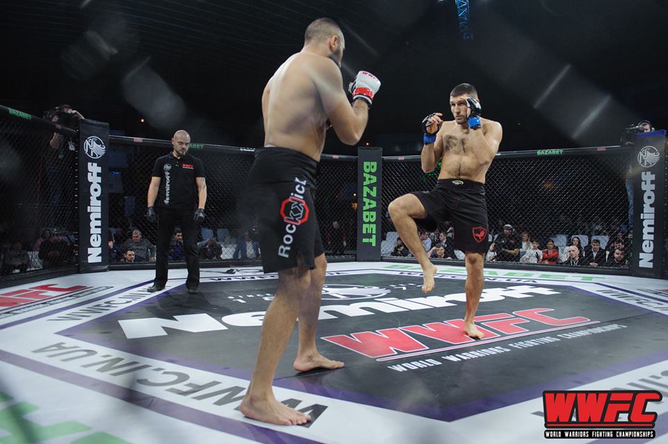 Abdel Rahmane DRIAI avec son fightshort MMA Rockkick 