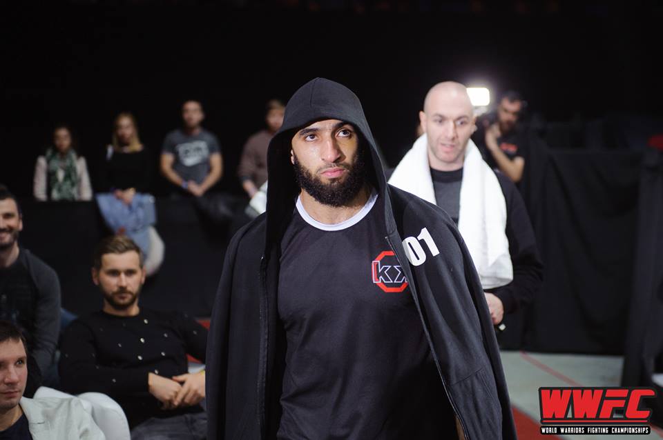 Abdel Rahmane DRIAI avec son T-shirt MMA ROCKKICK